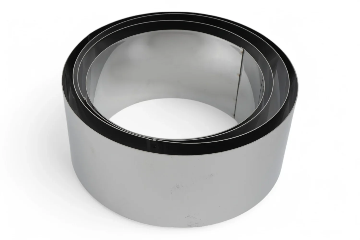 Set 4 Forme Rotunde pentru Tort din Inox Profesional 18/10 – Dimensiuni 18, 20, 22, 24 cm – Coacere Uniforma si Design Elegant - imagine 3