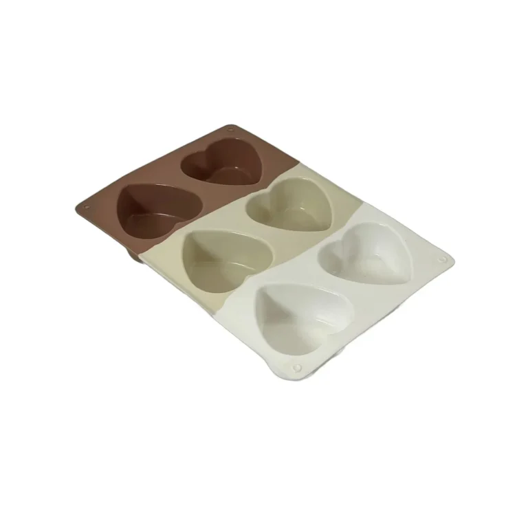 Forme din Silicon cu 6 Compartimente Mari, Design Inimă, Dimensiuni 26.5x18x3.3 cm