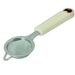 Sită de Bucătărie cu Mâner Alb – Inox Durabil, Filtrare Fină și Utilizare Practică