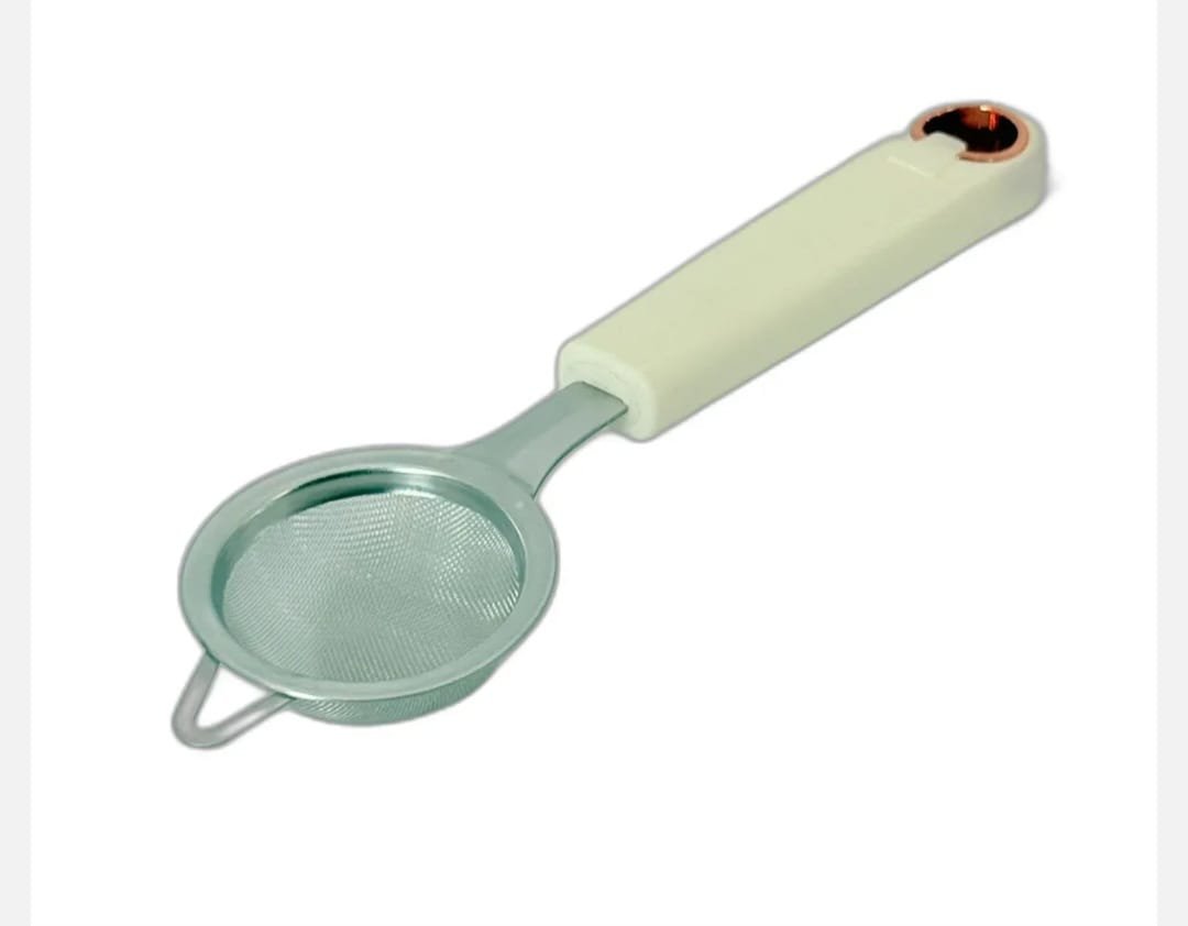 Sită de Bucătărie cu Mâner Alb – Inox Durabil, Filtrare Fină și Utilizare Practică
