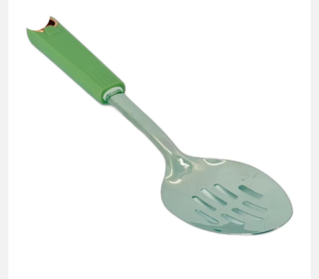 Lingură Perforată de Bucătărie din Inox cu Mâner Ergonomic Verde – Ideală pentru Scurgere și Servire, Rezistentă și Ușor de Utilizat